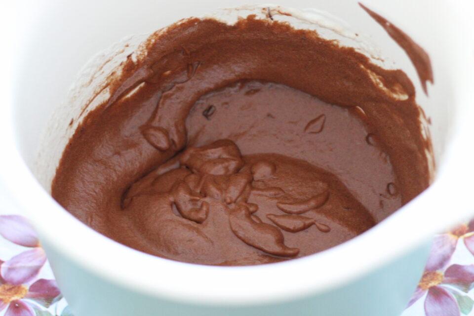 aggiunta del cioccolato nell'albume a neve