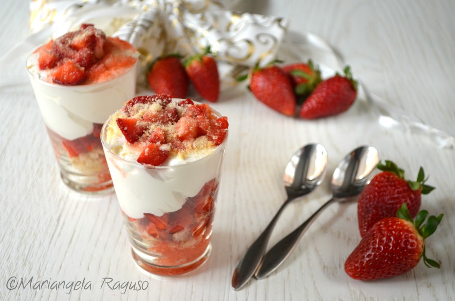 Costume FRAGOLA CON PANNA