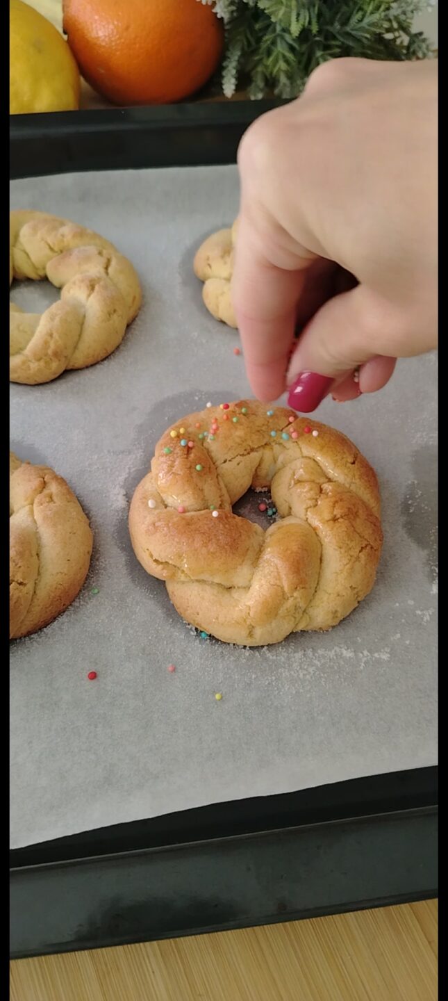 Biscotti intrecciati al miele