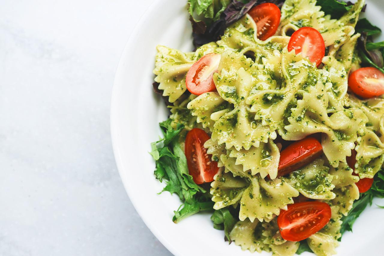 Farfalle al Pesto di Insalata Mista