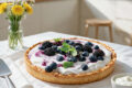 Crostata di Bosco con  Yogurt Greco e Coulis di More