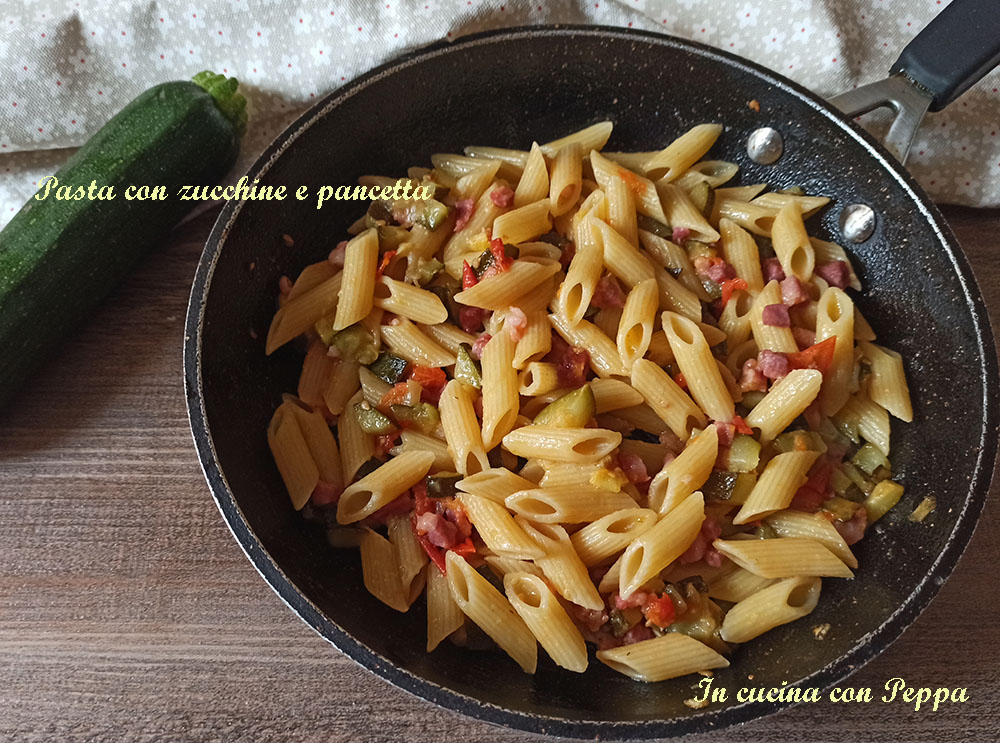Pasta con zucchine e pancetta - ricetta saporita - In cucina con Peppa