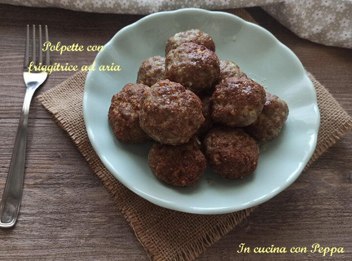 Polpette con friggitrice ad aria morbide e succose In cucina con Peppa