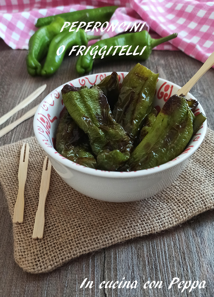 Peperoncini verdi con friggitrice ad aria In cucina con Peppa