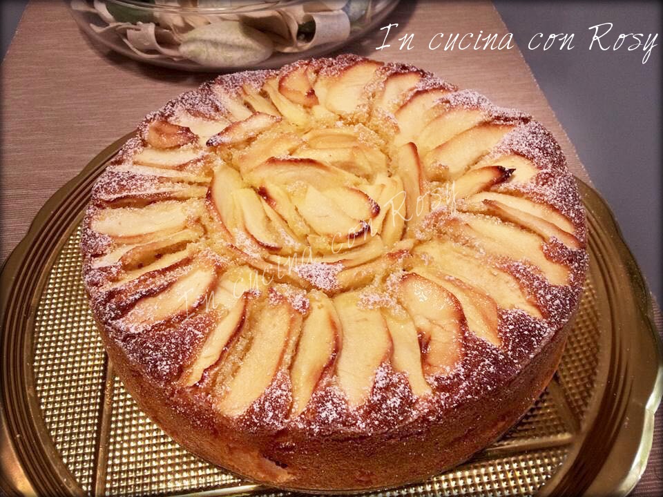 Torta di mele soffice con panna - In Cucina con Rosy