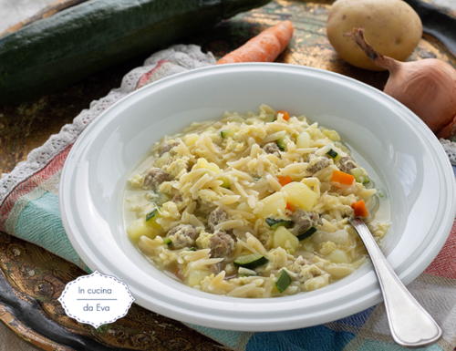 Risoni con stracciatella e polpettine, ricetta della nonna