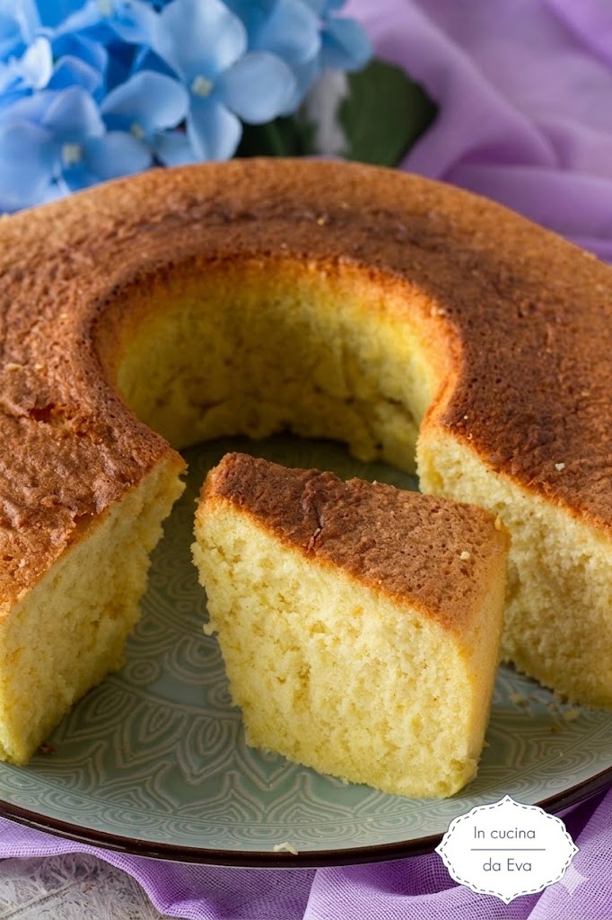 Ciambellone sofficissimo a base di acqua senza latticini, chiffon cake americana