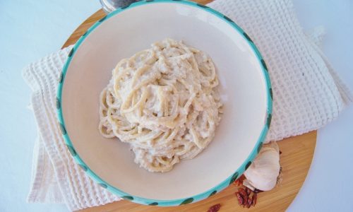 Spaghetti alici, ricotta e mollica