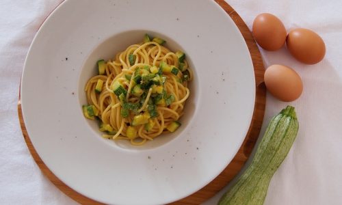 Carbonara vegetariana di zucchine