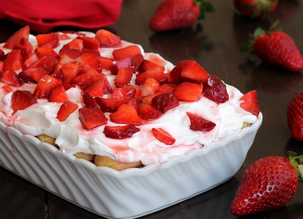 TIRAMISU LEGGERO YOGURT FRAGOLE ricetta veloce senza cottura
