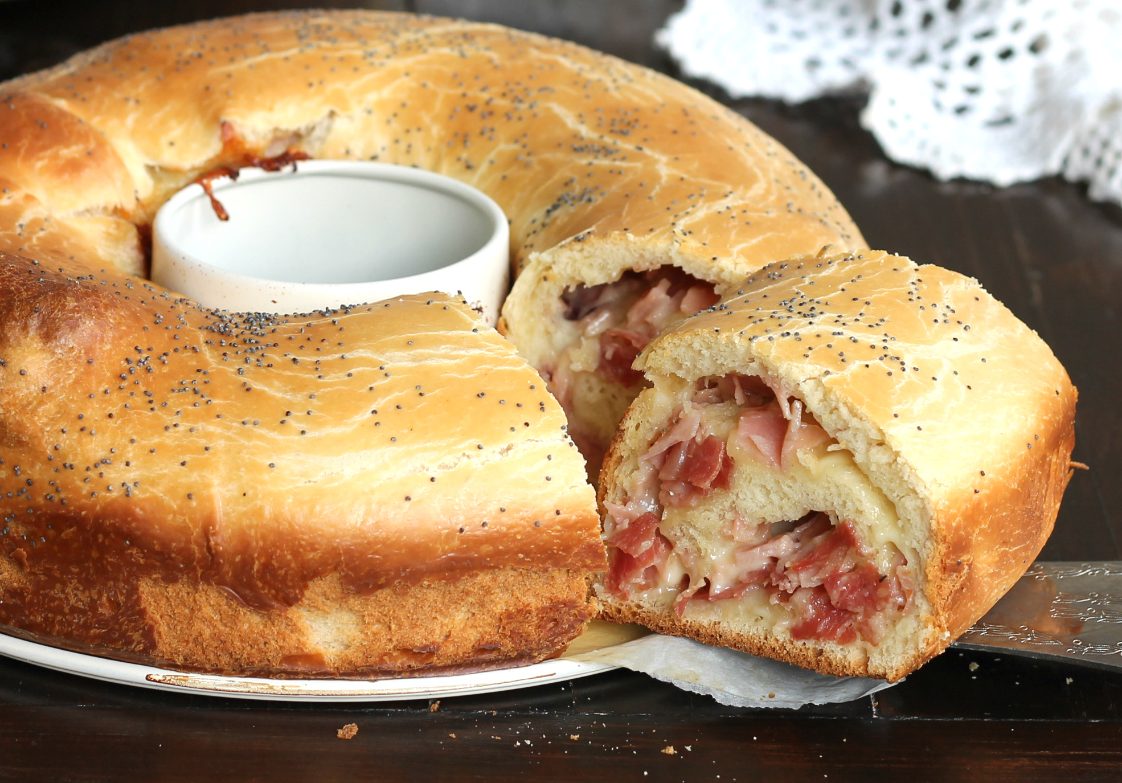 CIAMBELLA PAN BRIOCHE SALATA FARCITA ricetta rustico facile