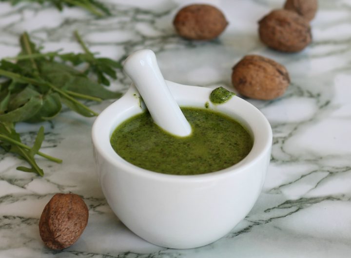 RICETTA PESTO DI RUCOLA fatto in casa | con noci e pecorino