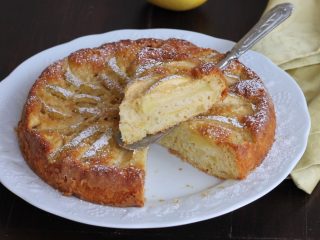 TORTA DI MELE LIGHT ricetta dolce con mele con poco olio senza burro TORTA DI MELE LIGHT ricetta dolce con mele con poco olio senza burro