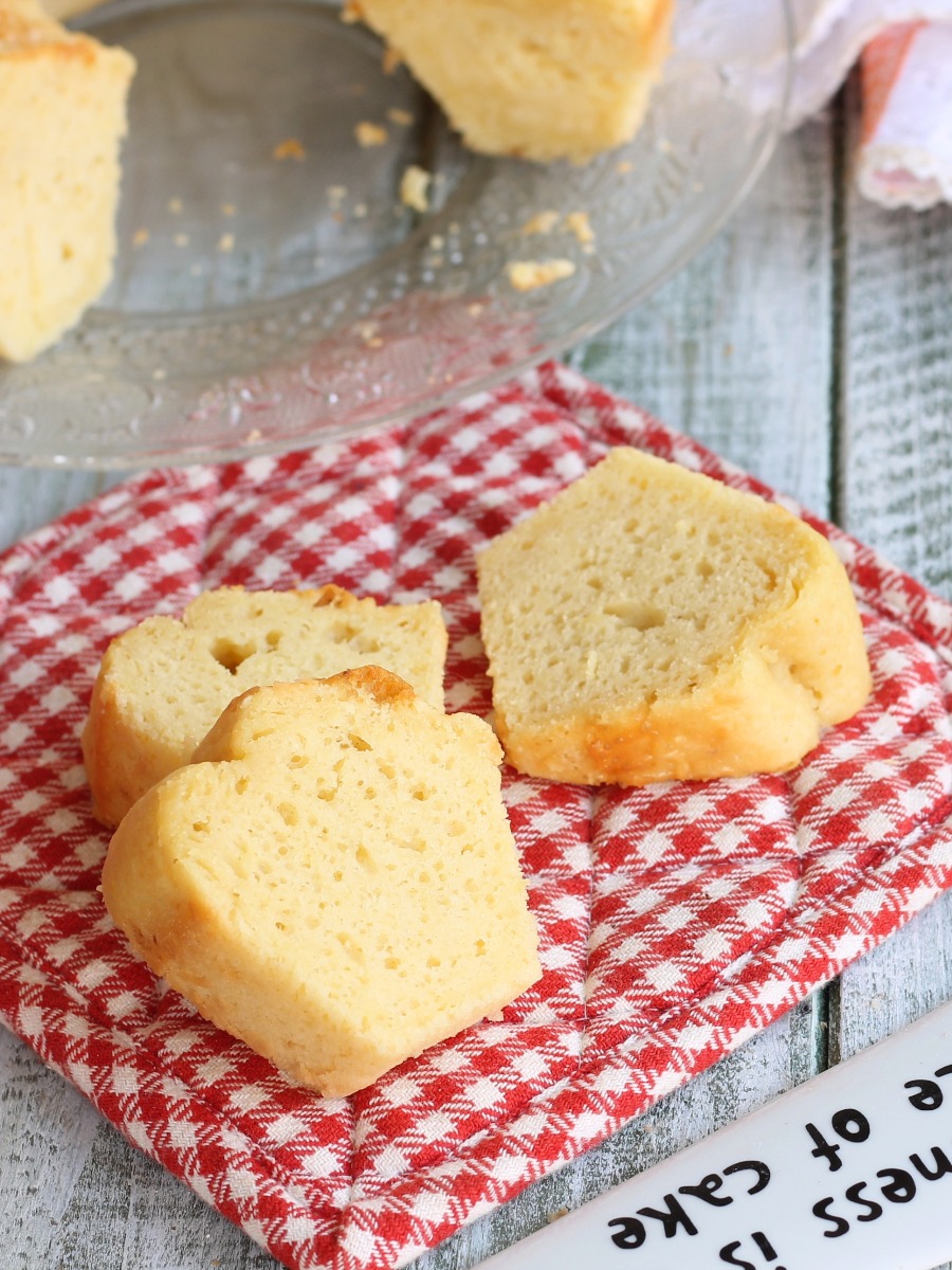 CIAMBELLONE ALLO YOGURT MOLTO LIGHT ricetta ciambella light