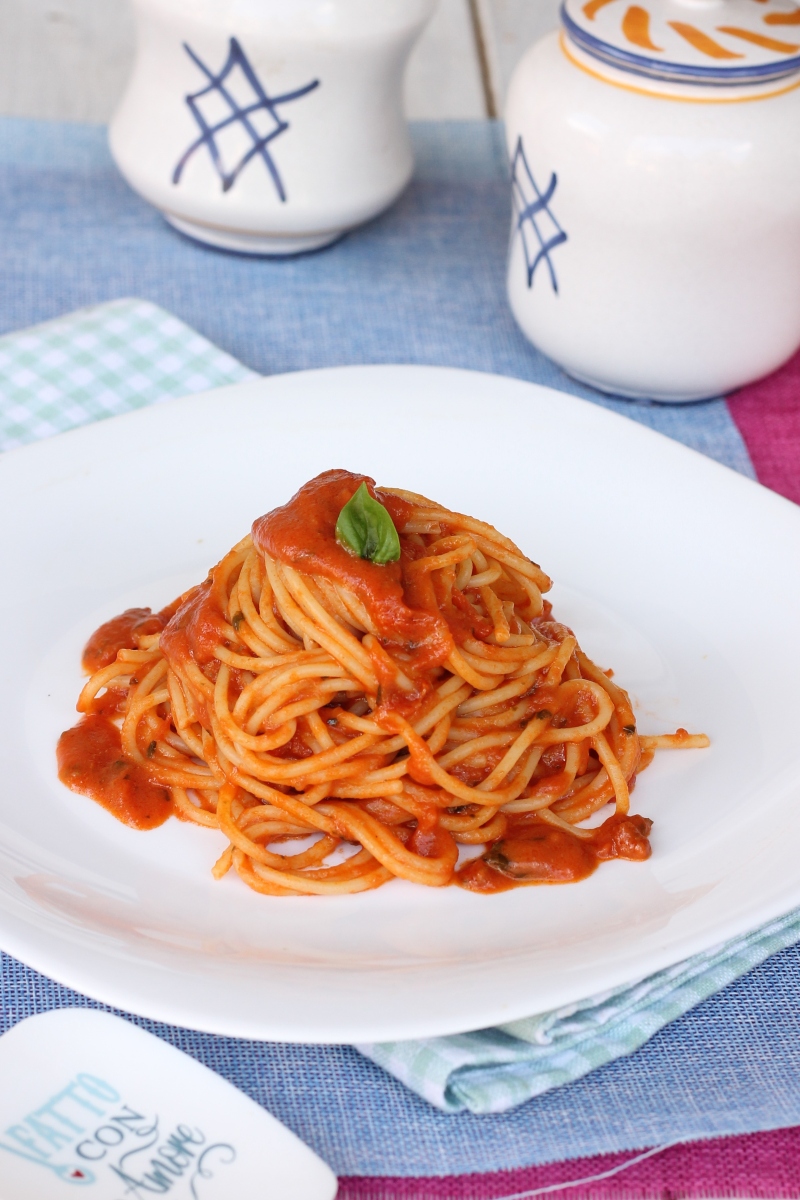 Ricetta spaghetti al pomodoro emulsionato | pasta con crema di pomodoro