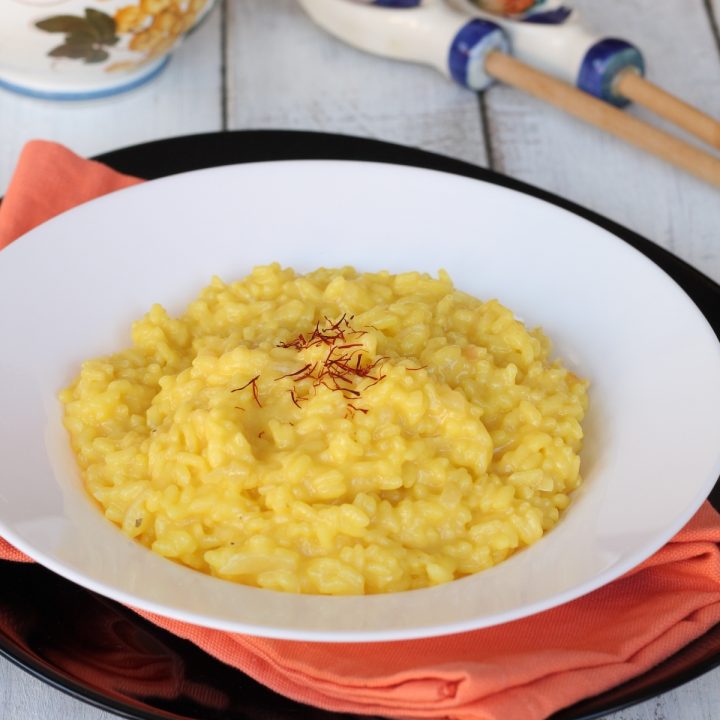 Risotto alla milanese | ricetta originale tradizionale risotto giallo cremoso