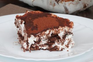 Tiramisù yogurt greco e pan di stelle | ricetta tiramisu senza uova