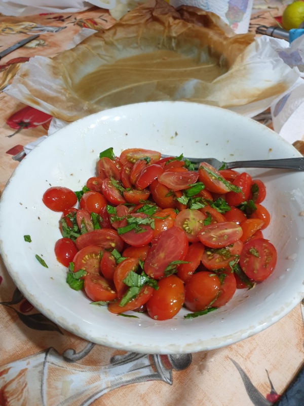 SFOGLIA CAPRESE insalata di pomodoro e mozzarella nella pasta sfoglia | ricetta estiva