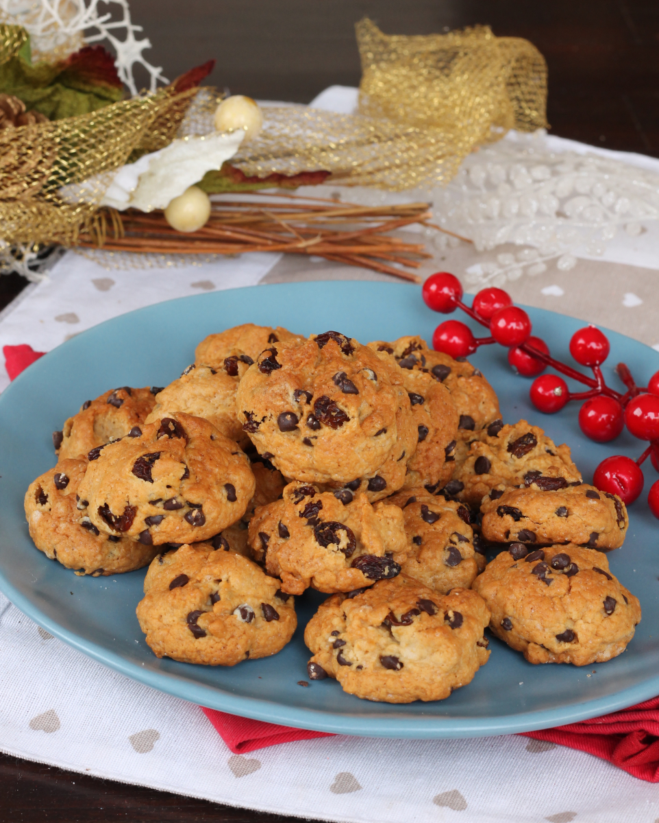 PIZZICOTTI ABRUZZESI ricetta biscotti morbidi cioccolato uvetta e noci