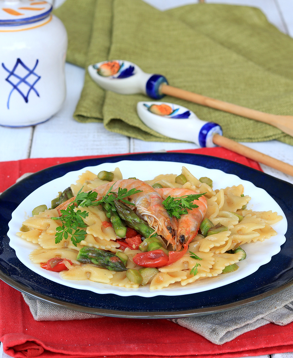 PASTA CON MAZZANCOLLE E ASPARAGI ricetta primo con mazzancolle