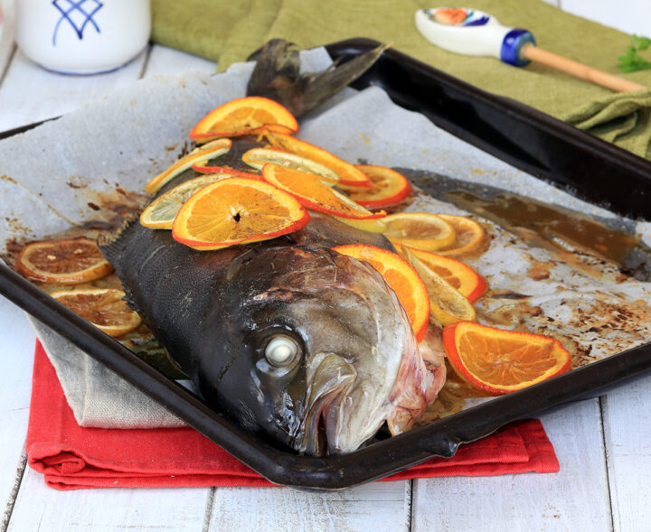 RICCIOLA AL FORNO AGLI AGRUMI ricetta pesce ricciola al cartoccio