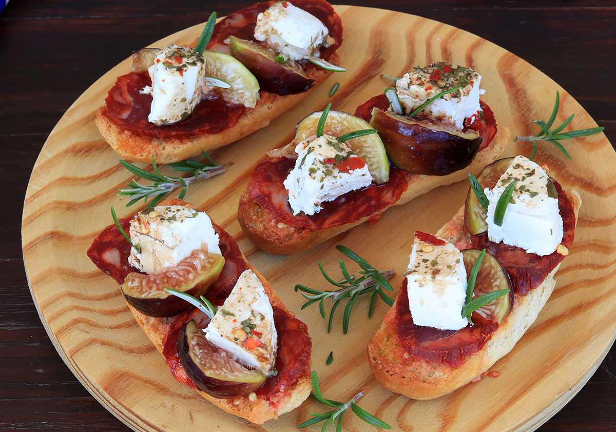 ANTIPASTO CON FICHI | crostini da aperitivo con fichi freschi