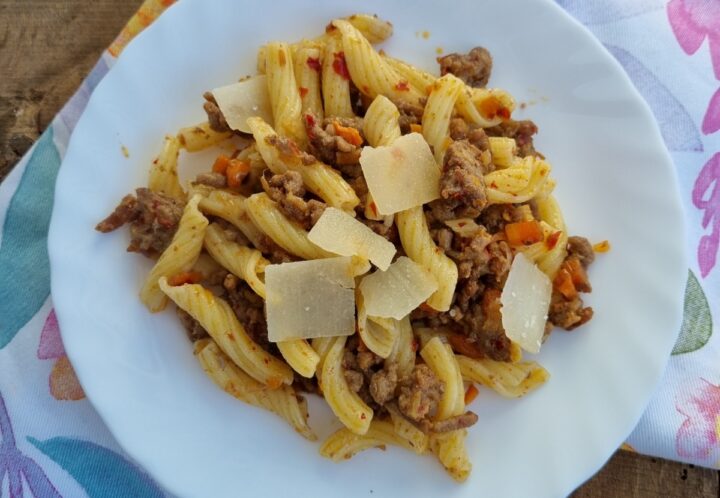 RAGù BIANCO | ricetta pasta al ragù in bianco | Inventaricette