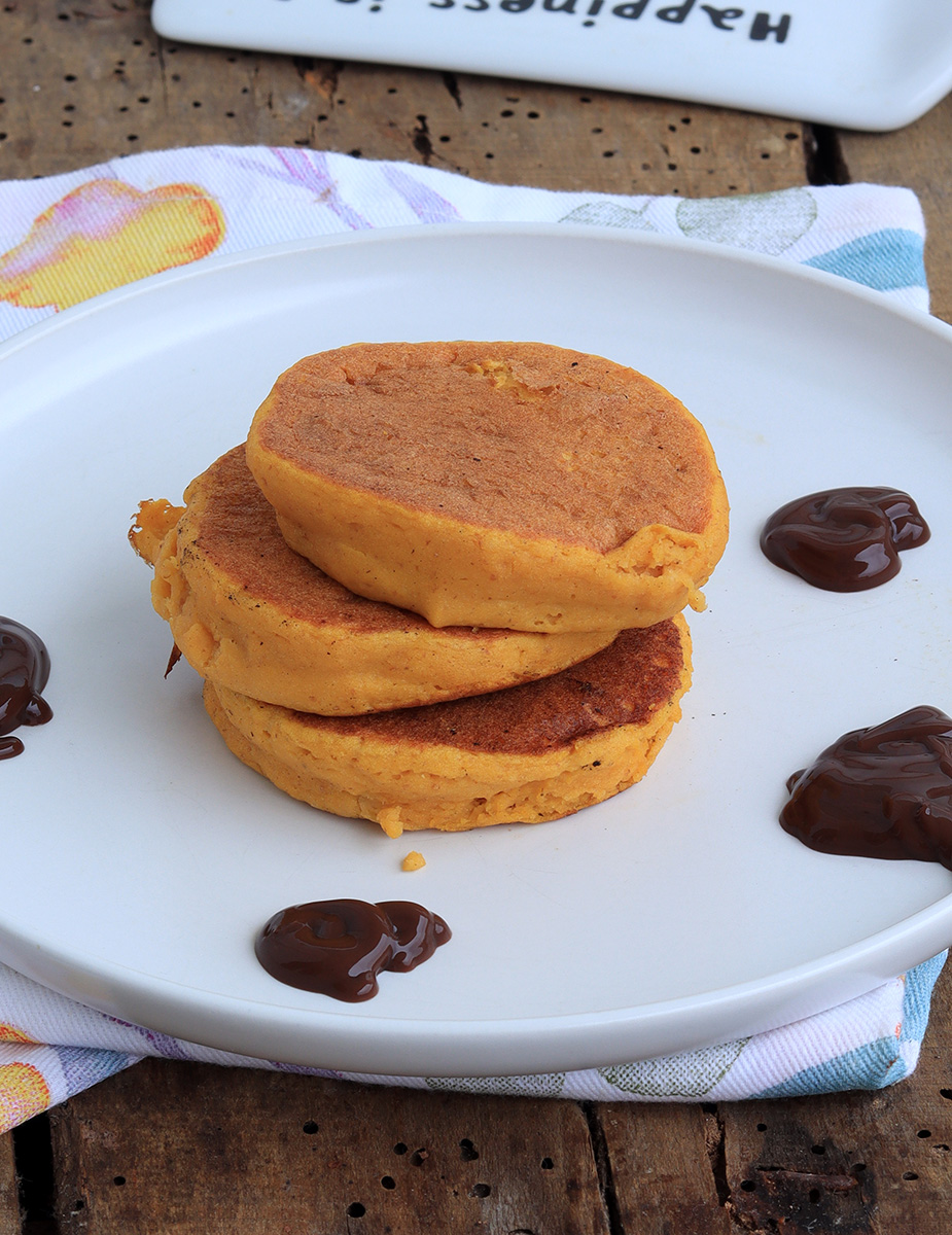 PANCAKE ALLA ZUCCA ricetta pancakes leggeri Inventaricette