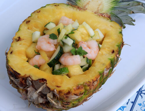 INSALATA CON GAMBERI ZUCCHINE E ANANAS