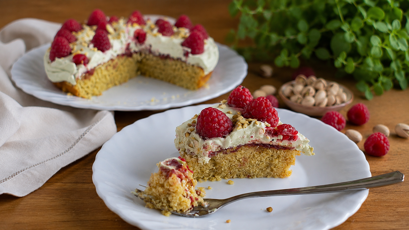 CROSTATA MORBIDA AL PISTACCHIO e lamponi | Inventaricette