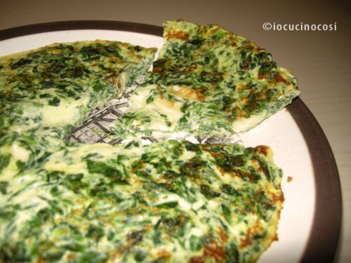 Omelette spinaci e formaggio | Ricetta facile