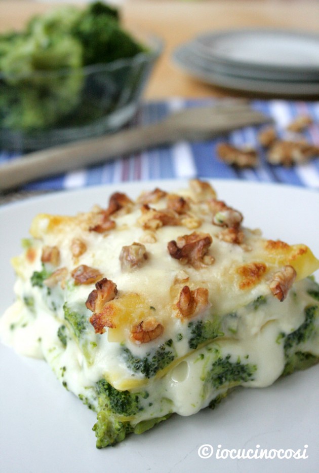 Lasagna ai broccoli con formaggi e noci