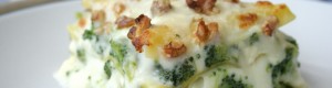 Lasagna ai broccoli con formaggi e noci