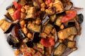 Ceci, melanzane e pomodorini in friggitrice ad aria o forno
