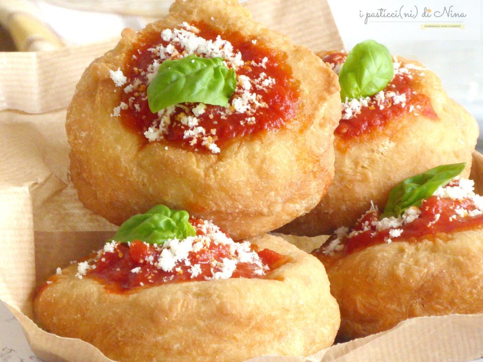 MONTANARE (PIZZETTE FRITTE CON IMPASTO INDIRETTO)