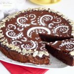 torta tenera di cioccolato e mandorle