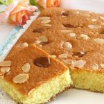 torta soffice con mandorle e caramello