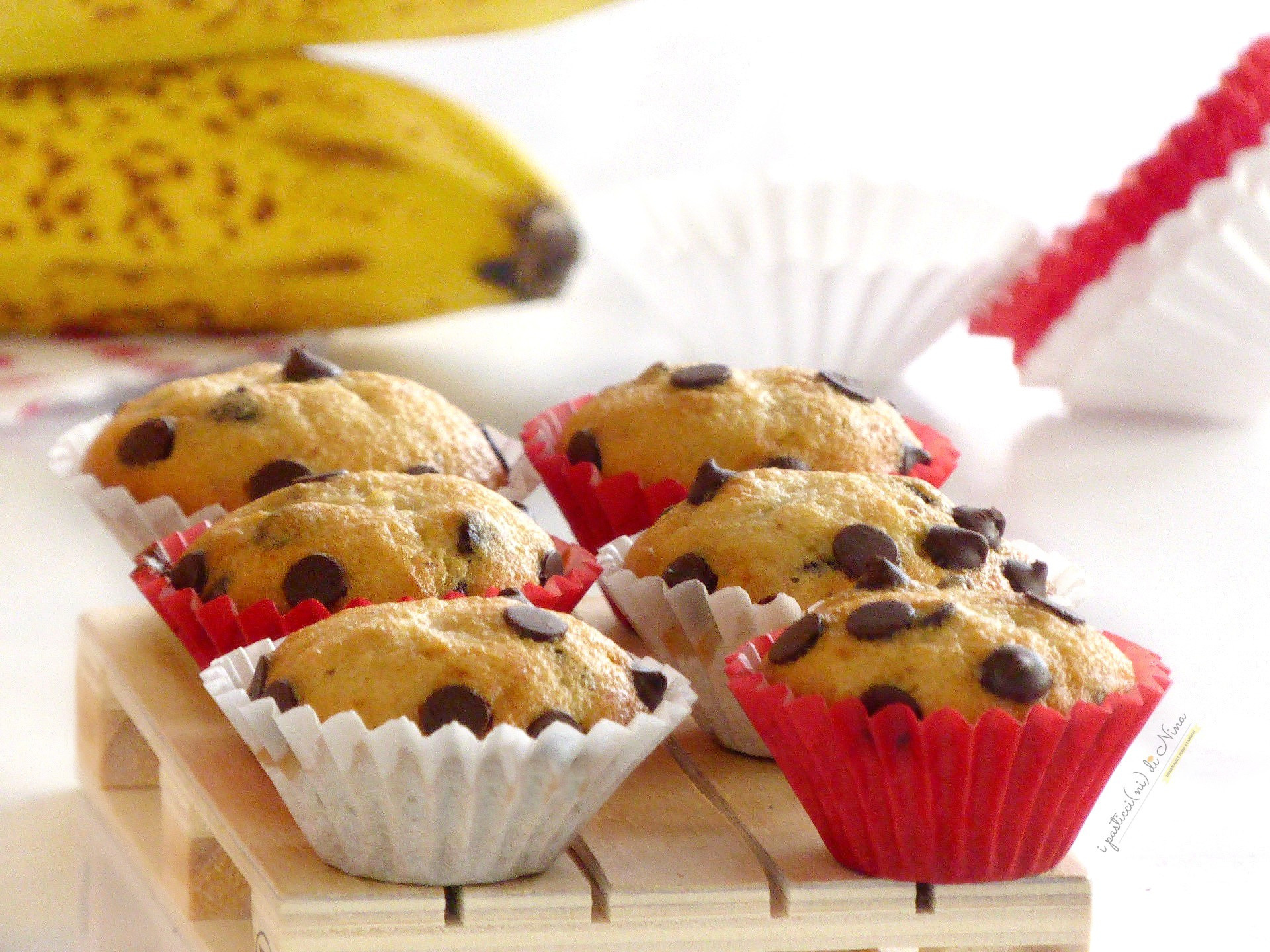 mini muffin alla banana con gocce di cioccolato