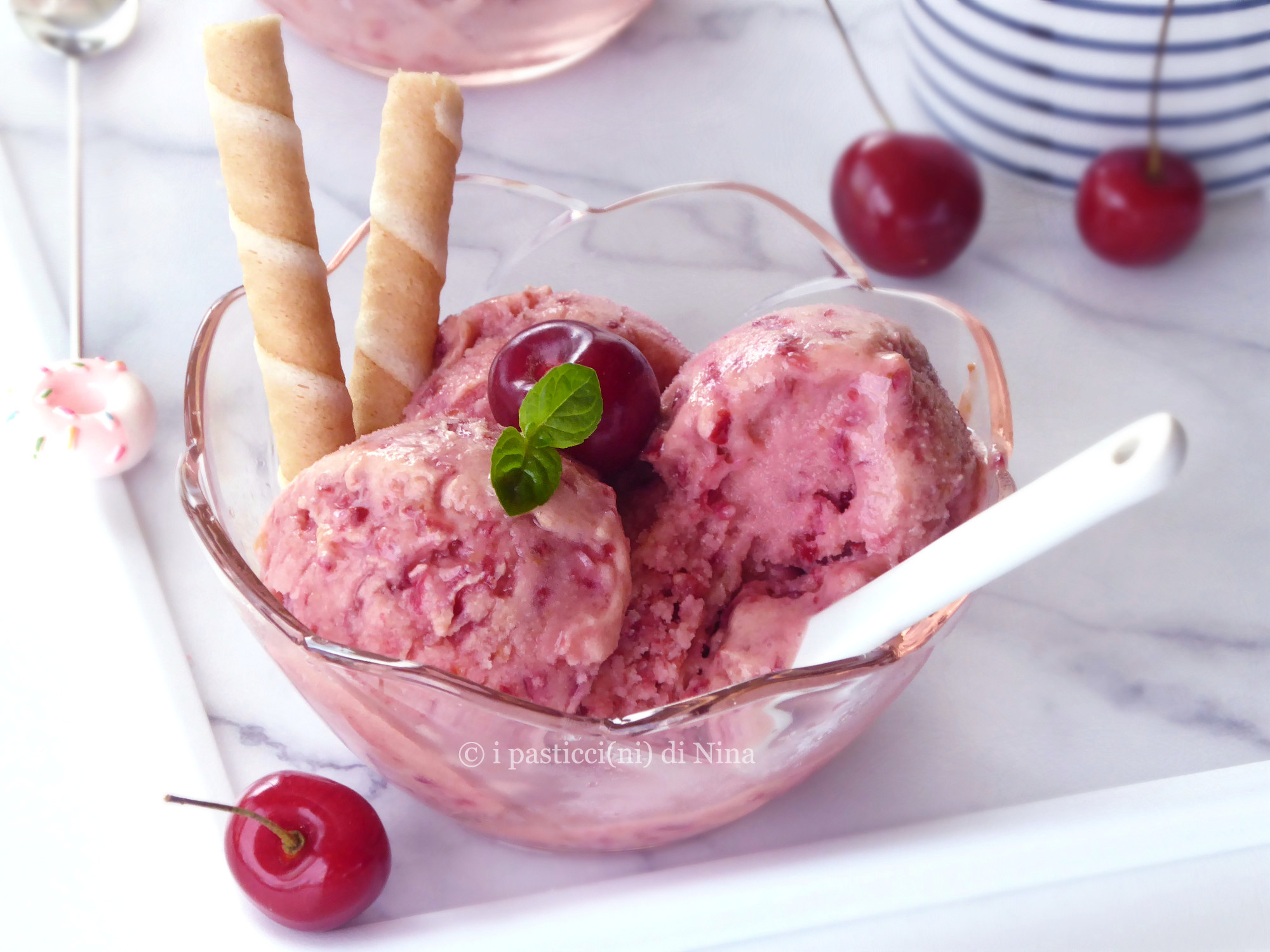 gelato alla frutta istantaneo ciliegie e yogurt