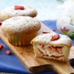 Pasticciotti con crema al latte senza uova e fragole ricetta semplice i pasticcini di Nina