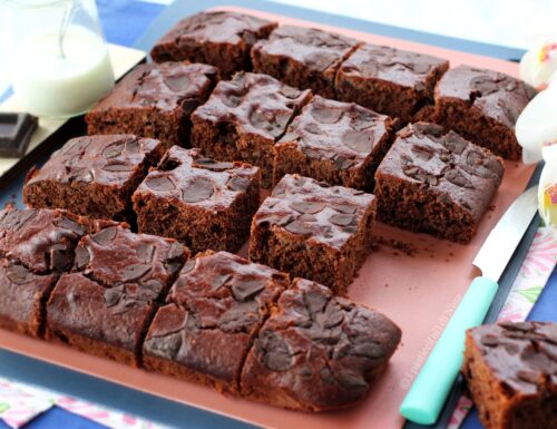 QUADROTTI AL CIOCCOLATO E YOGURT