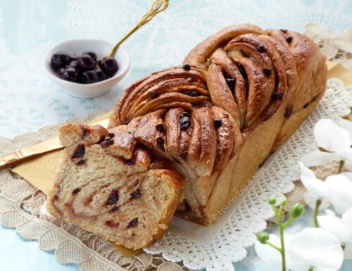 BABKA CON CIOCCOLATO E AMARENE
