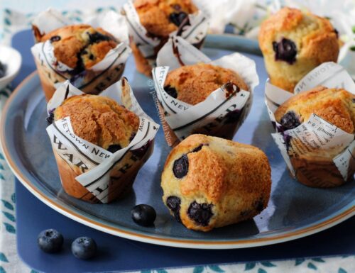 MUFFIN CON YOGURT E MIRTILLI
