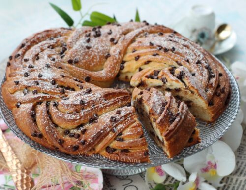 TORTA ANGELICA CON GOCCE DI CIOCCOLATO