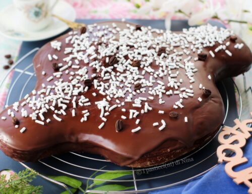 TORTA COLOMBA AL CAFFÈ RICOPERTA DI CIOCCOLATO