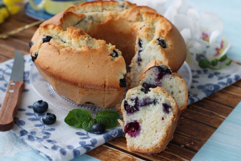 Ciambellone agli albumi avanzati e mirtilli ricetta i pasticcini di Nina
