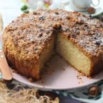 Torta piuma alle nocciole soffice e profumata ricetta facile e veloce per un dolce morbidissimo come una nuvola i pasticcini di Nina