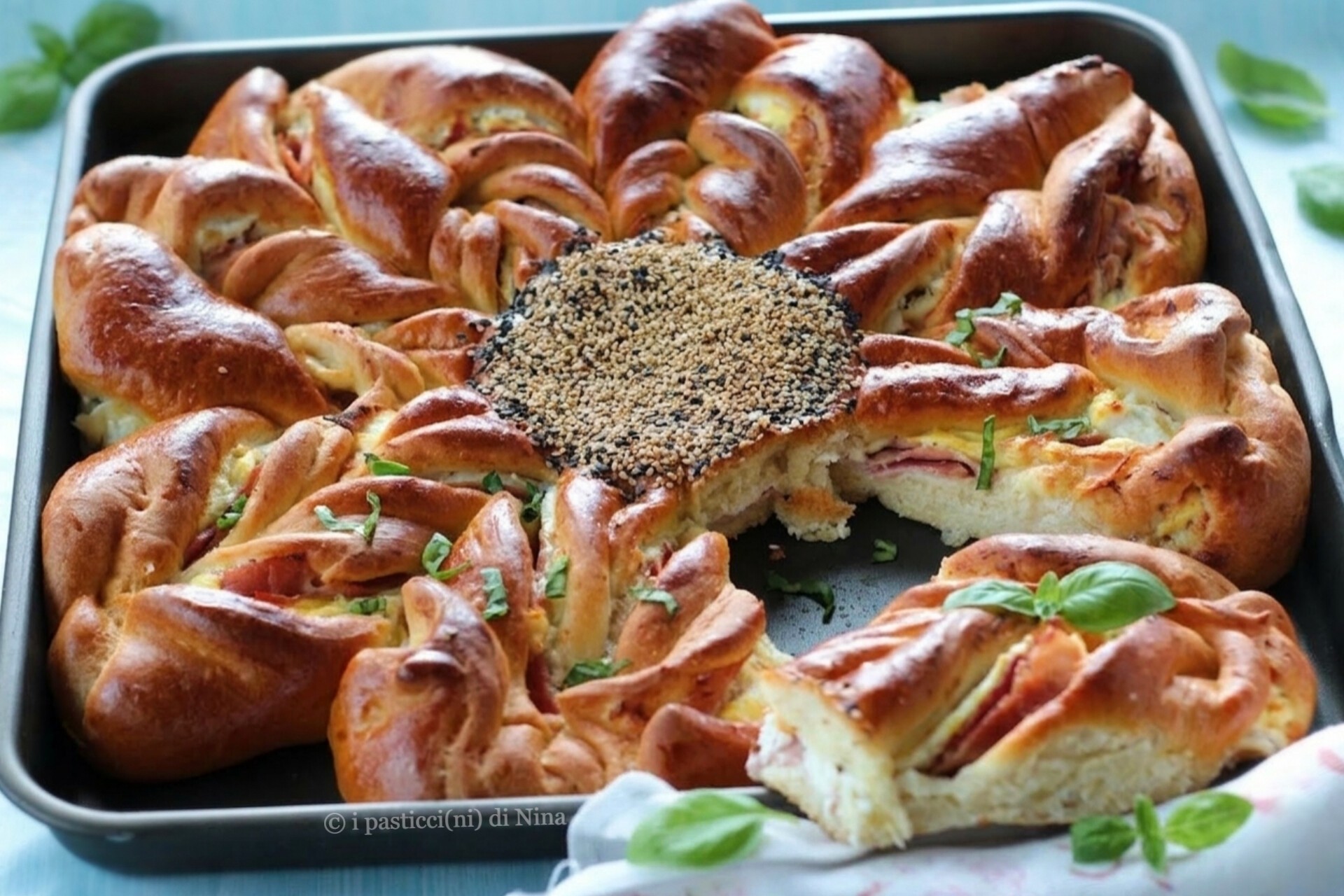 fiore di brioche salata alla ricotta ricetta per feste o Pasquetta i pasticcini di Nina