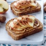 toast dolce con burro d’arachidi mela e cannella ricetta light i pasticcini di Nina