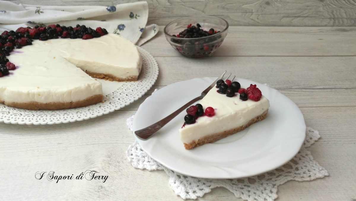 Cheesecake con ricotta e frutti di bosco